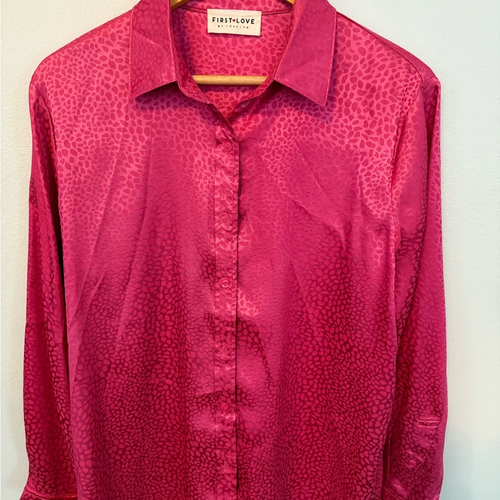 First+Love Satin Button-Up Blouse in Fuchsia Leopard, Medium